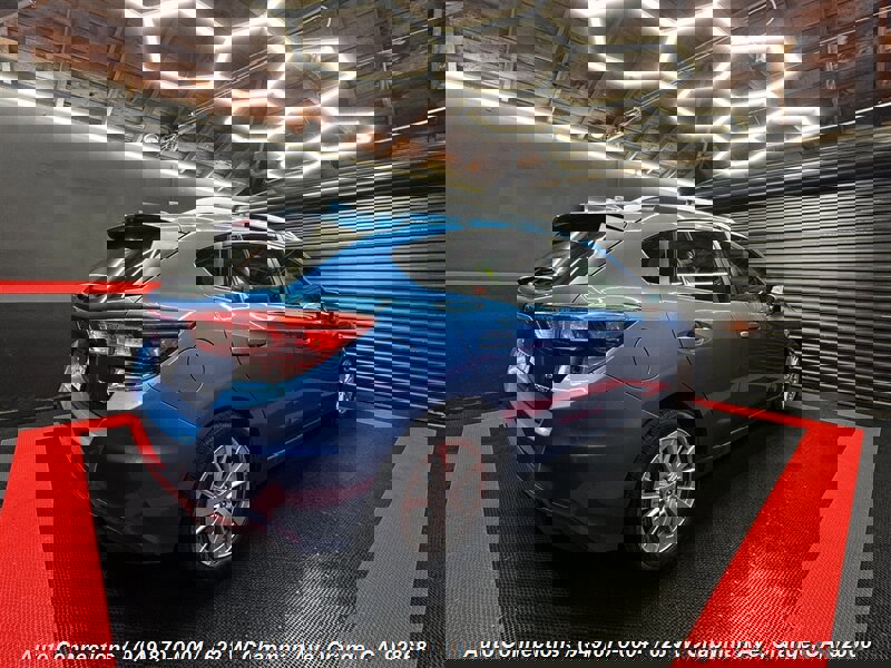 Used 2018 Subaru Impreza 2.0i Premium image 3