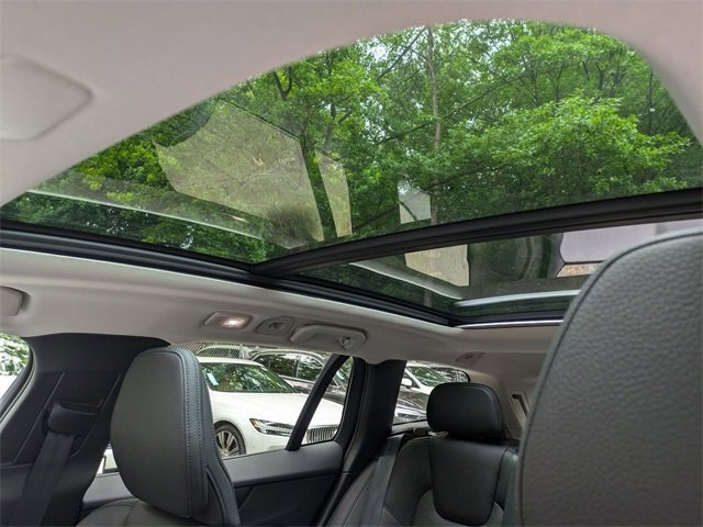 Certified 2024 Volvo V60 B5 Cross Country Plus image 10