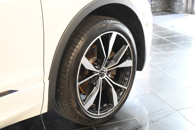 Used 2022 Volkswagen Tiguan SEL R-Line AWD/4WD image 45