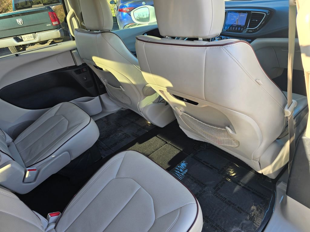 Used 2017 Chrysler Pacifica Limited w/ Tire & Wheel Group image 26
