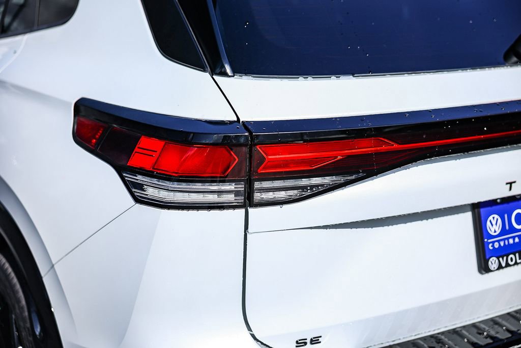 New 2026 Volkswagen Tiguan SE R-Line image 12