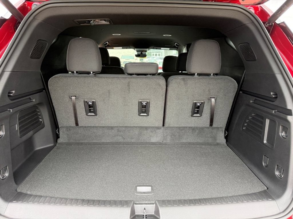 New 2026 Chevrolet Traverse LT w/ Driver Confidence Package FWD image 17
