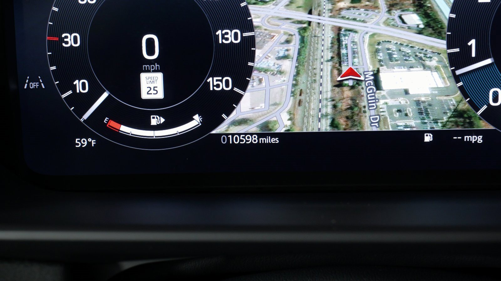 Used 2024 Land Rover Discovery S image 53