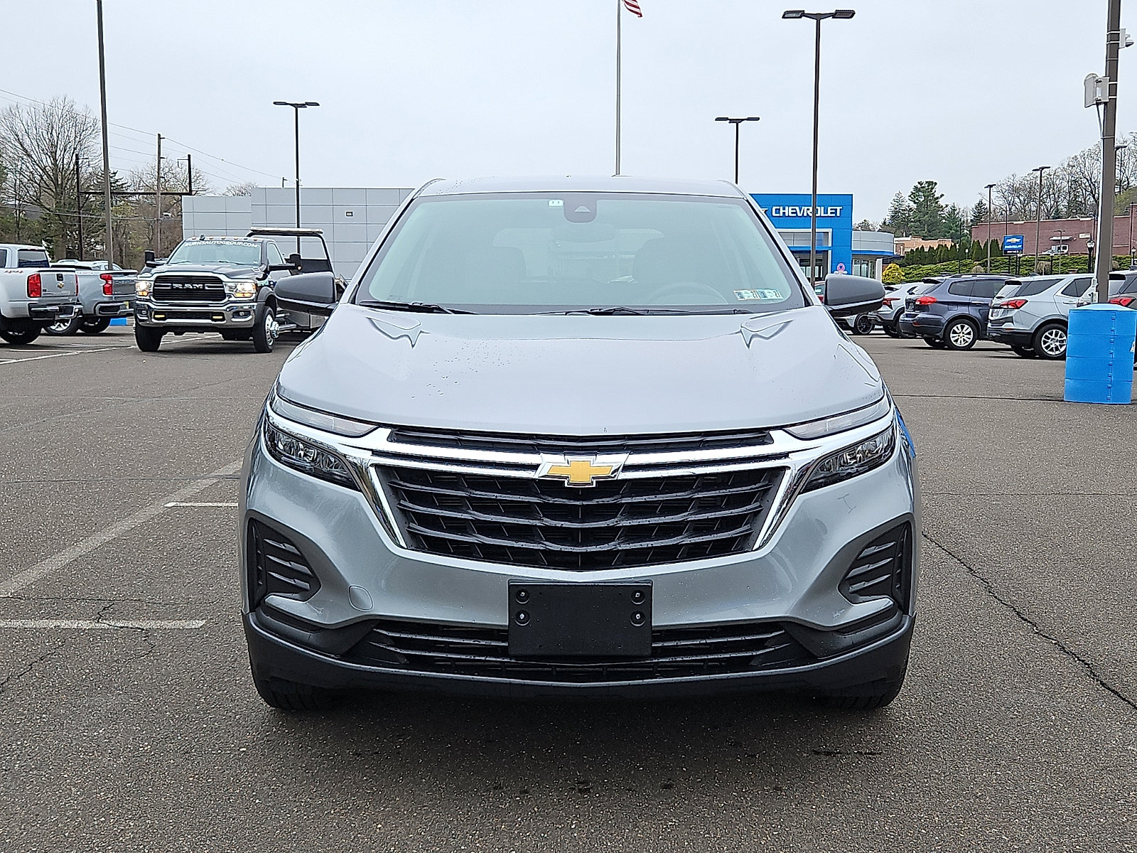 Used 2024 Chevrolet Equinox LS w/ LS Convenience Package AWD/4WD image 2