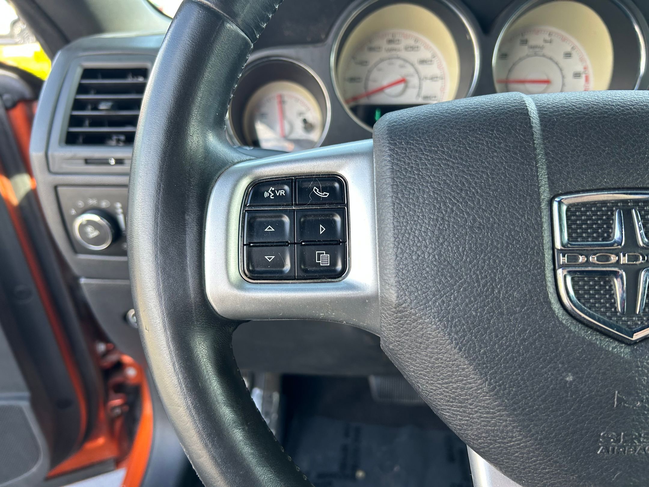 Used 2011 Dodge Challenger R/T image 14