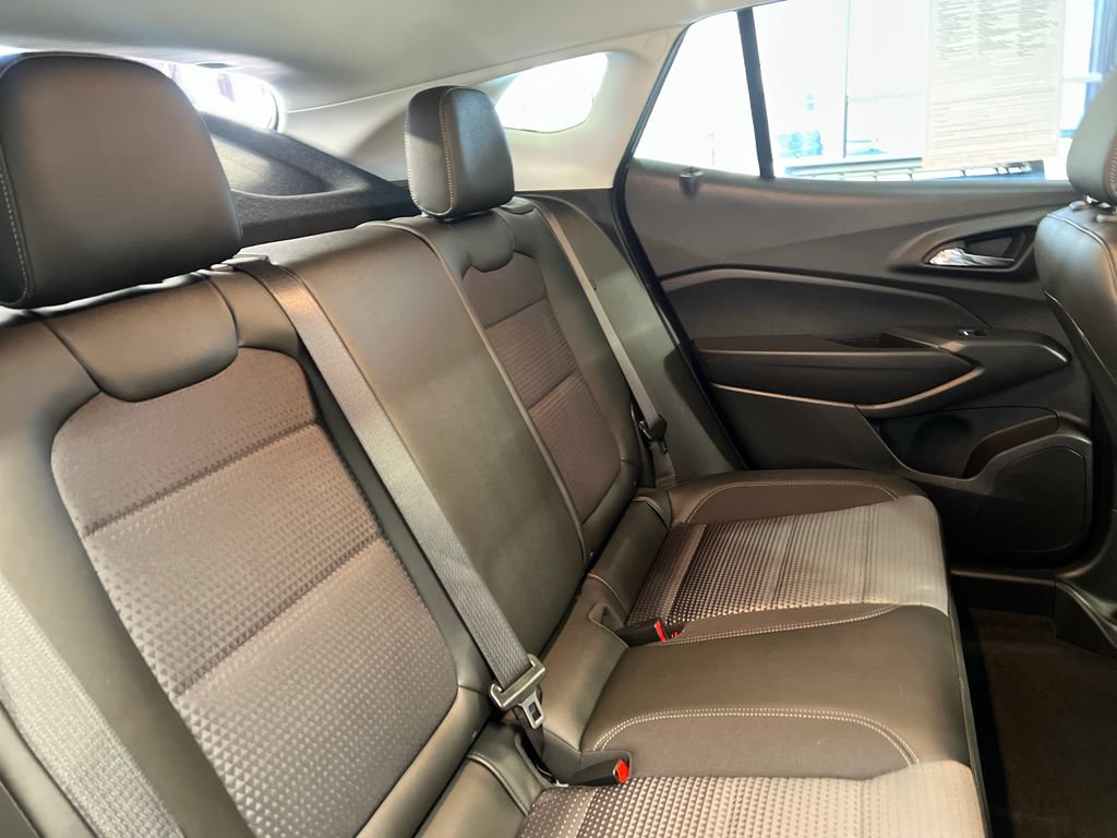 Used 2024 Chevrolet Trax LT FWD image 37