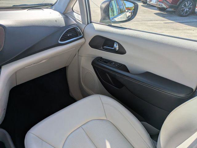 Certified 2021 Chrysler Voyager Lxi FWD image 20