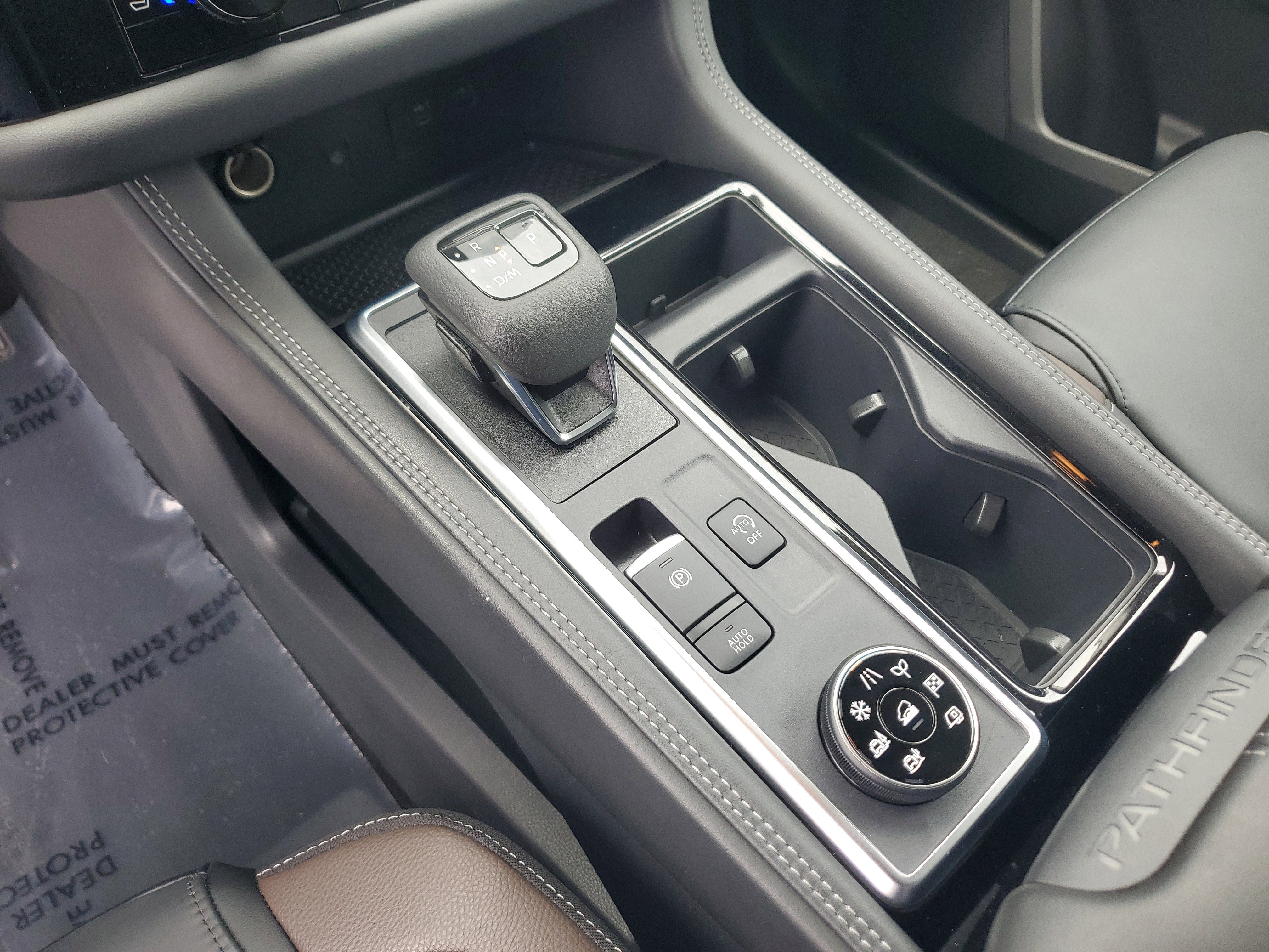 Certified 2024 Nissan Pathfinder Platinum w/ Cargo Package image 27