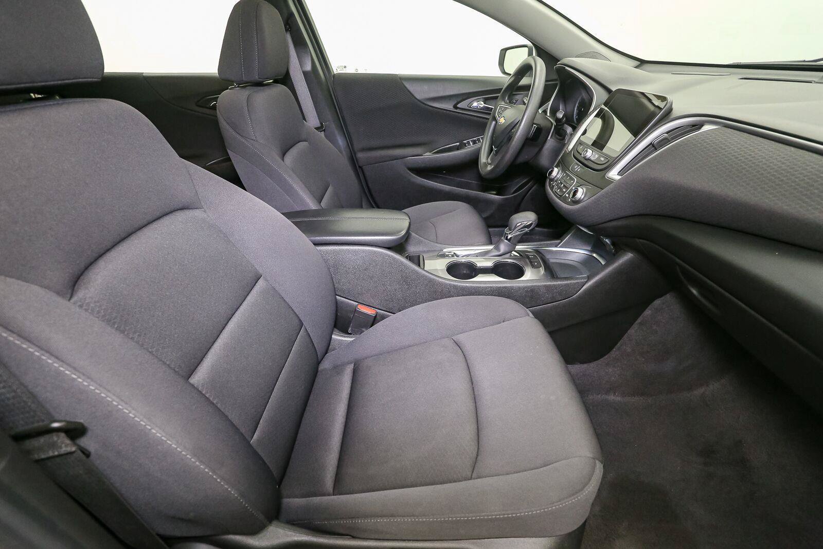 Used 2024 Chevrolet Malibu LT FWD image 17