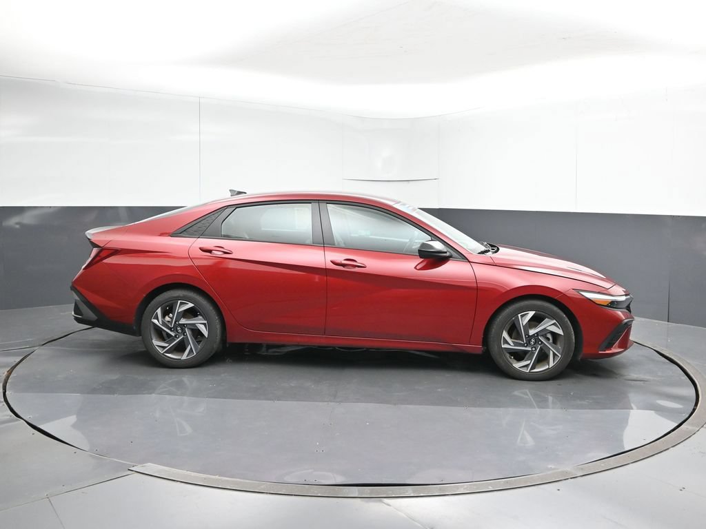 Used 2025 Hyundai Elantra Sport FWD image 6