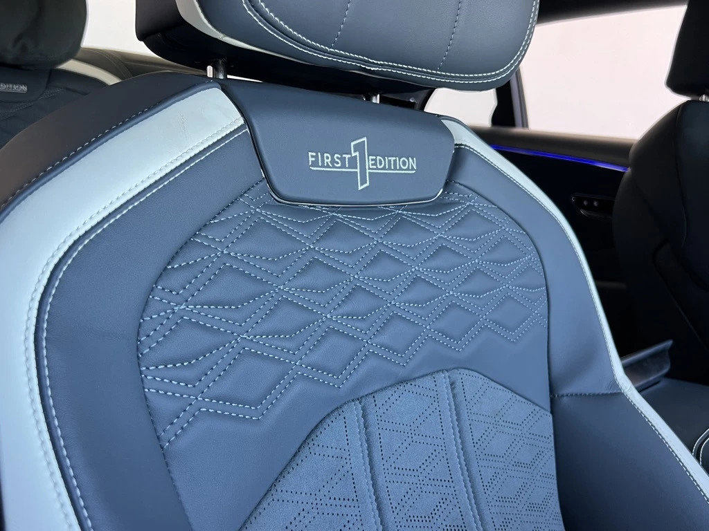 Certified 2025 Bentley Flying Spur Plug-In Hybrid w/ First Edition Specification AWD/4WD image 35