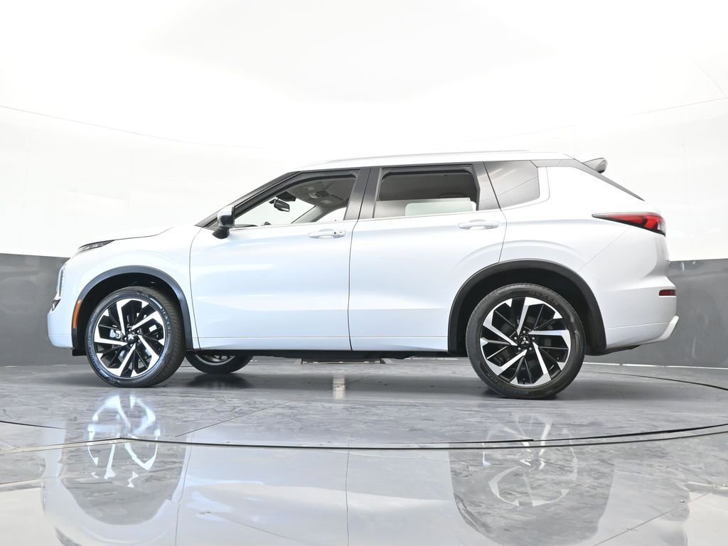 Used 2022 Mitsubishi Outlander SEL image 57