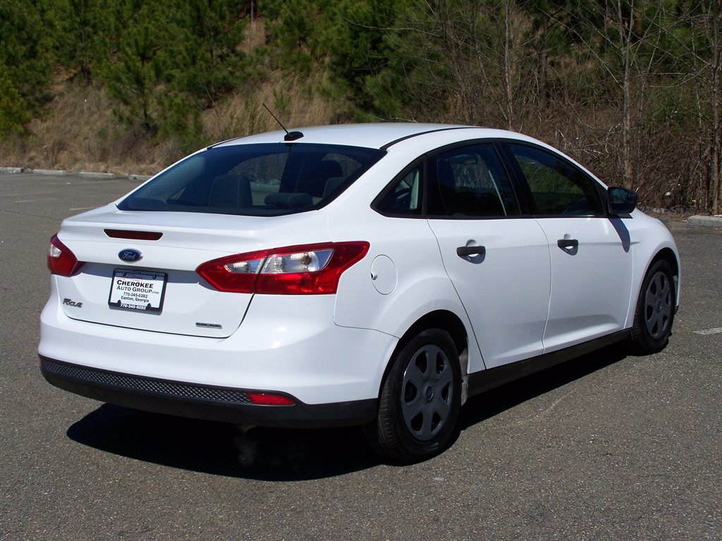 Used 2013 Ford Focus S image 2