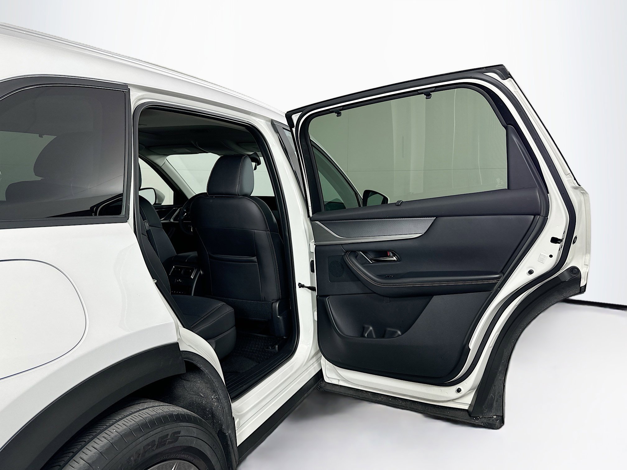 Used 2024 MAZDA CX-90 Plug-In Hybrid w/ Preferred image 32