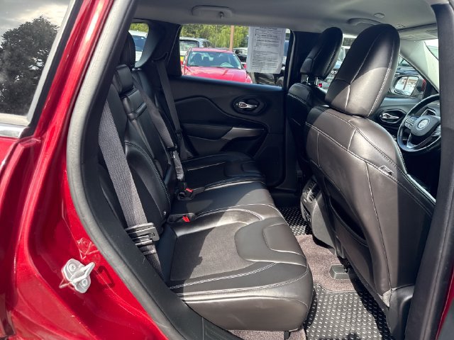 Used 2019 Jeep Cherokee Latitude Plus w/ Comfort/Convenience Group AWD/4WD image 10