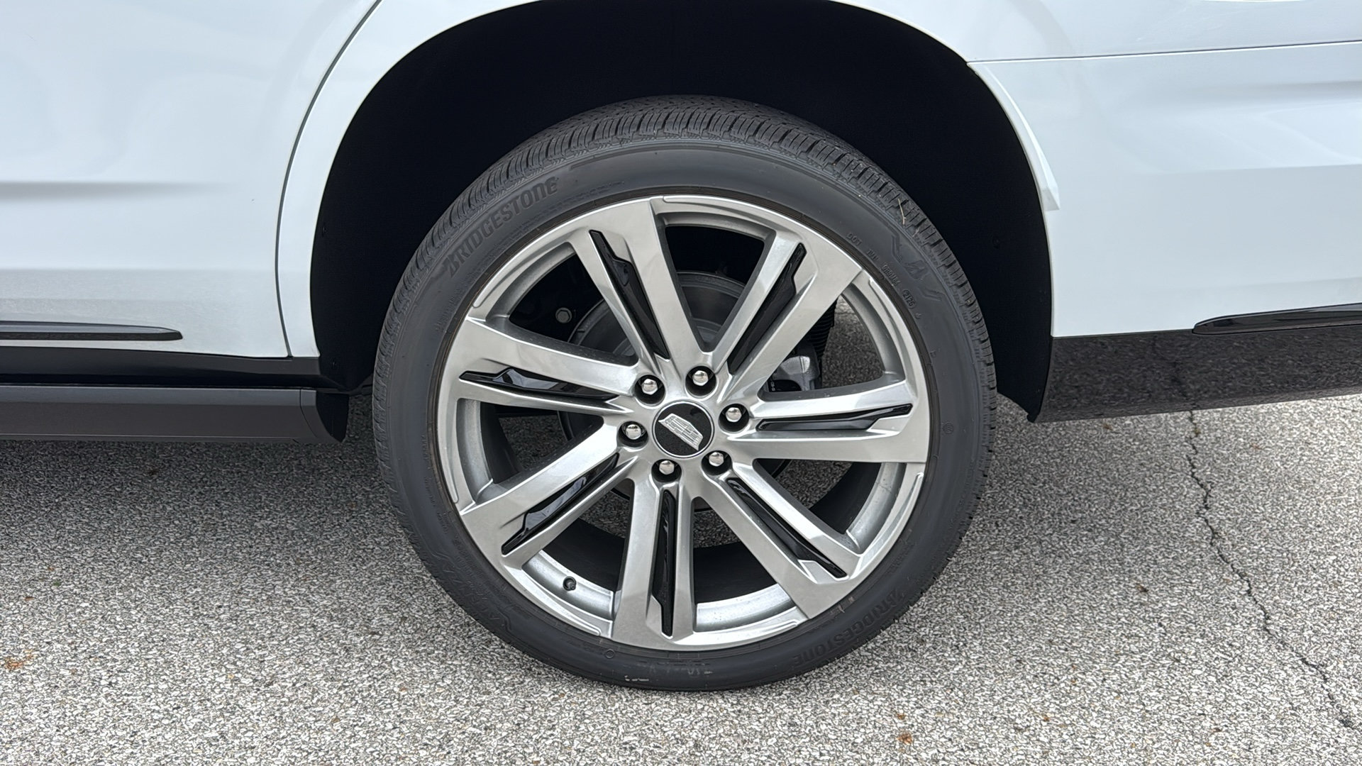 New 2026 Cadillac Escalade Platinum Sport w/ LPO, Floor Liner Package AWD/4WD image 32
