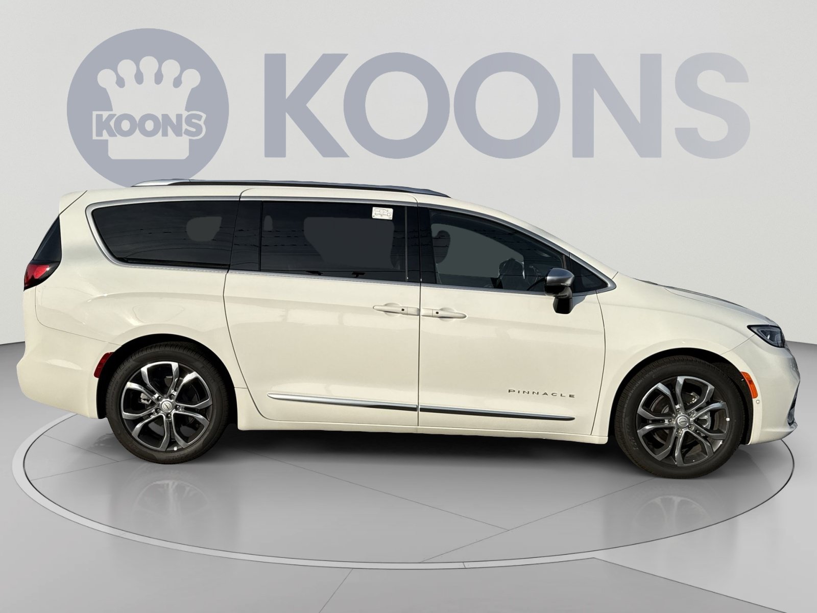 Used 2026 Chrysler Pacifica Pinnacle FWD image 8