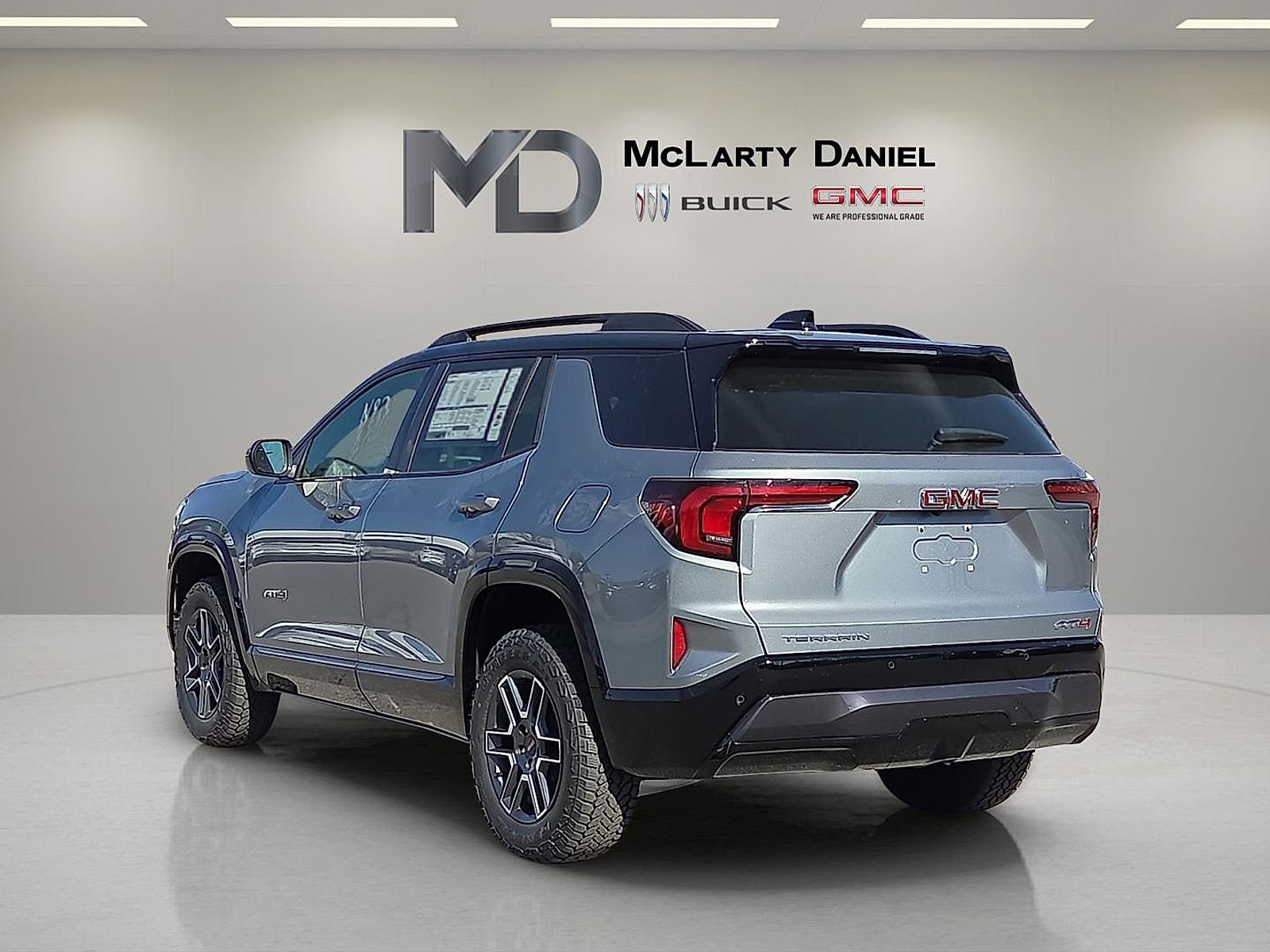 New 2026 GMC Terrain AT4 AWD/4WD image 4