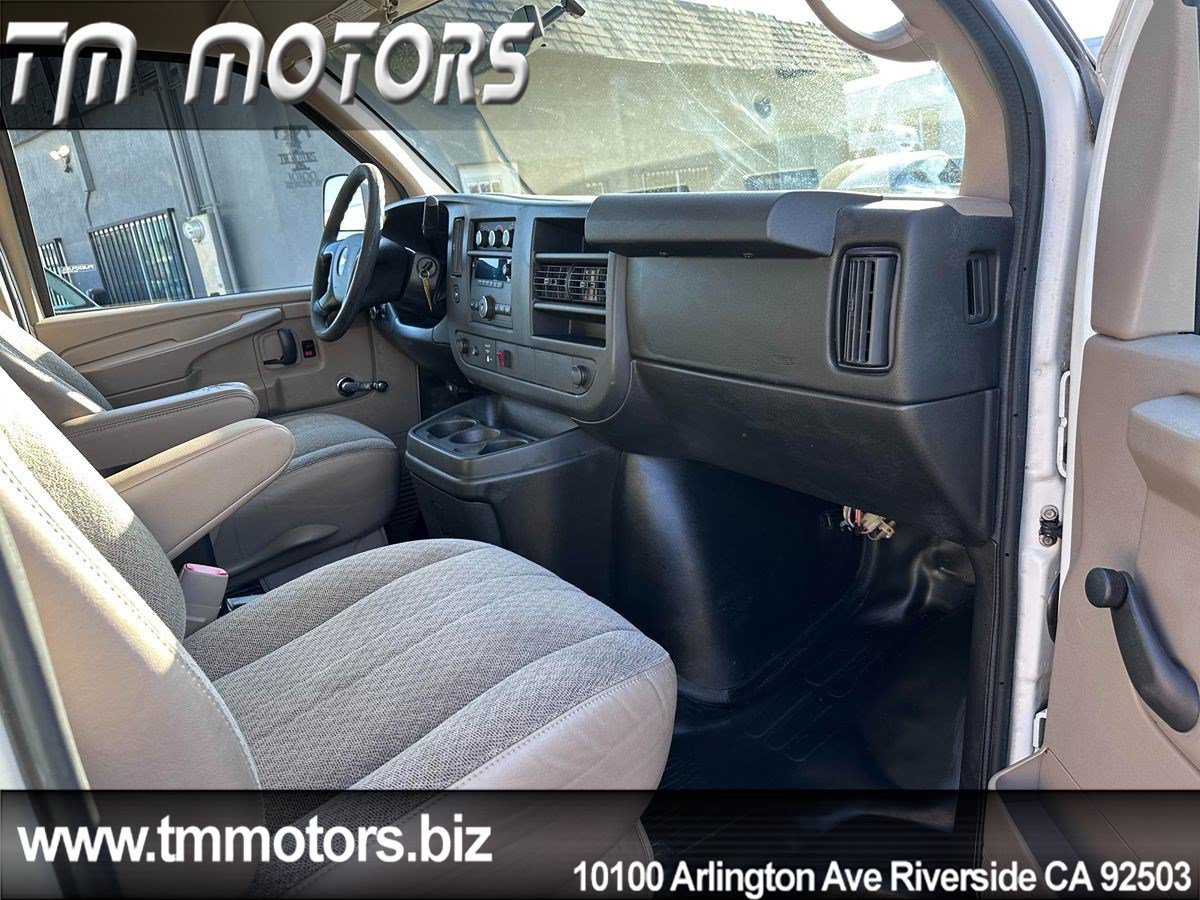Used 2012 Chevrolet Express 2500 RWD image 11