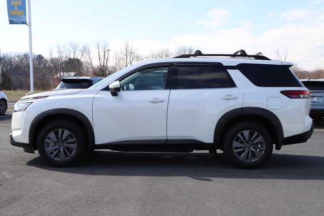 Used 2022 Nissan Pathfinder SV image 4
