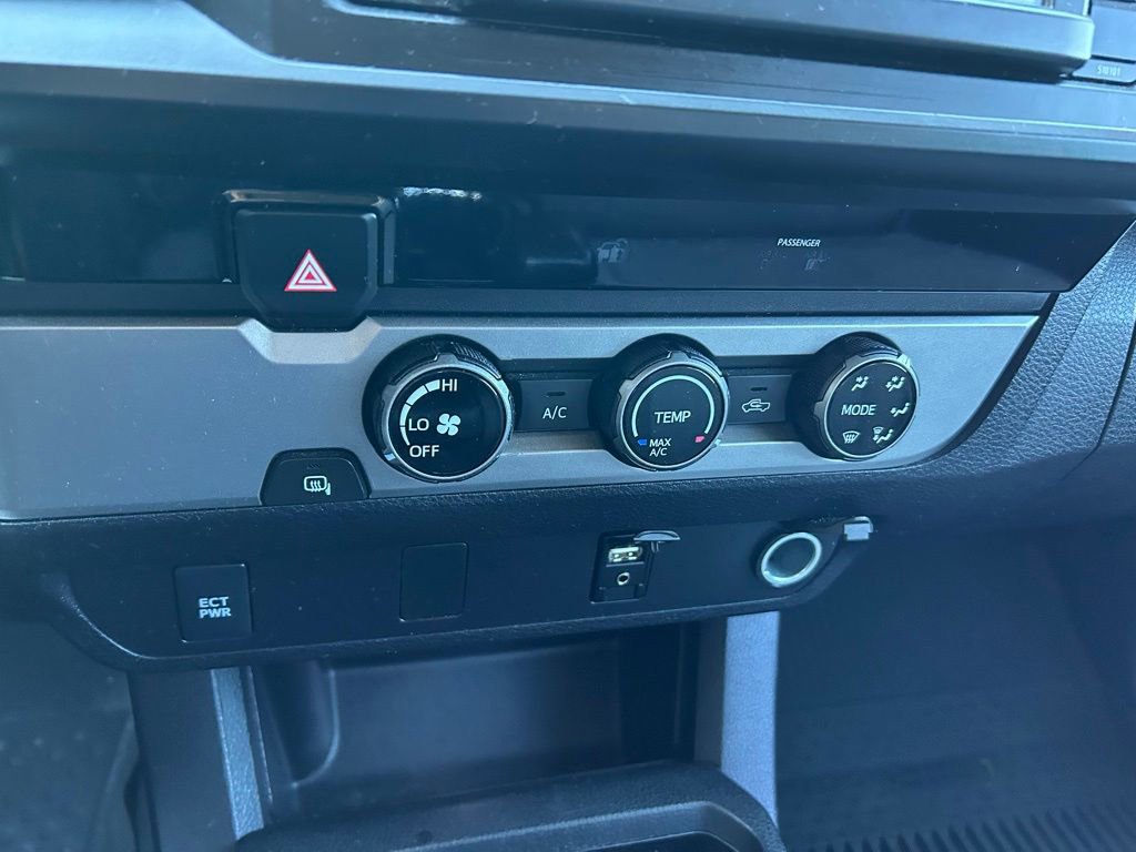 Used 2016 Toyota Tacoma SR image 24