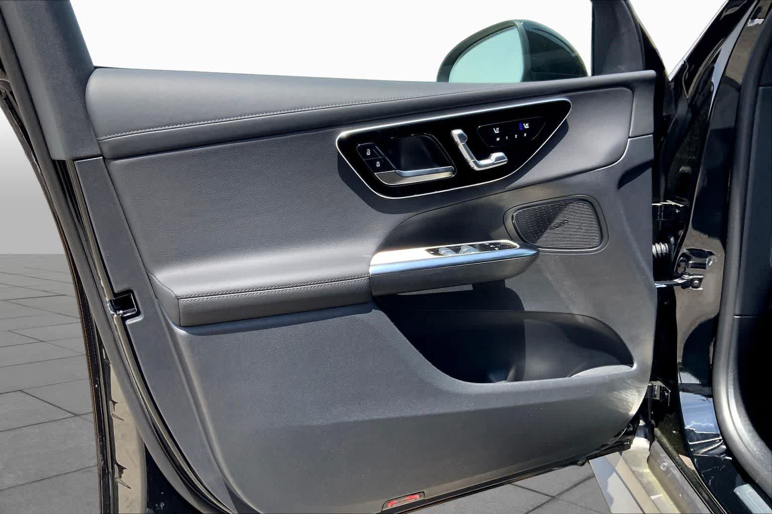 New 2025 Mercedes-Benz GLC 300 image 14