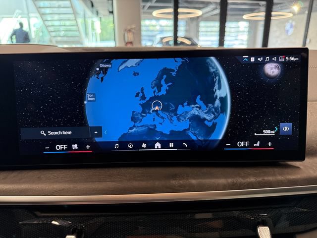 Used 2024 BMW X7 xDrive40i w/ Parking Assistance Package AWD/4WD image 21