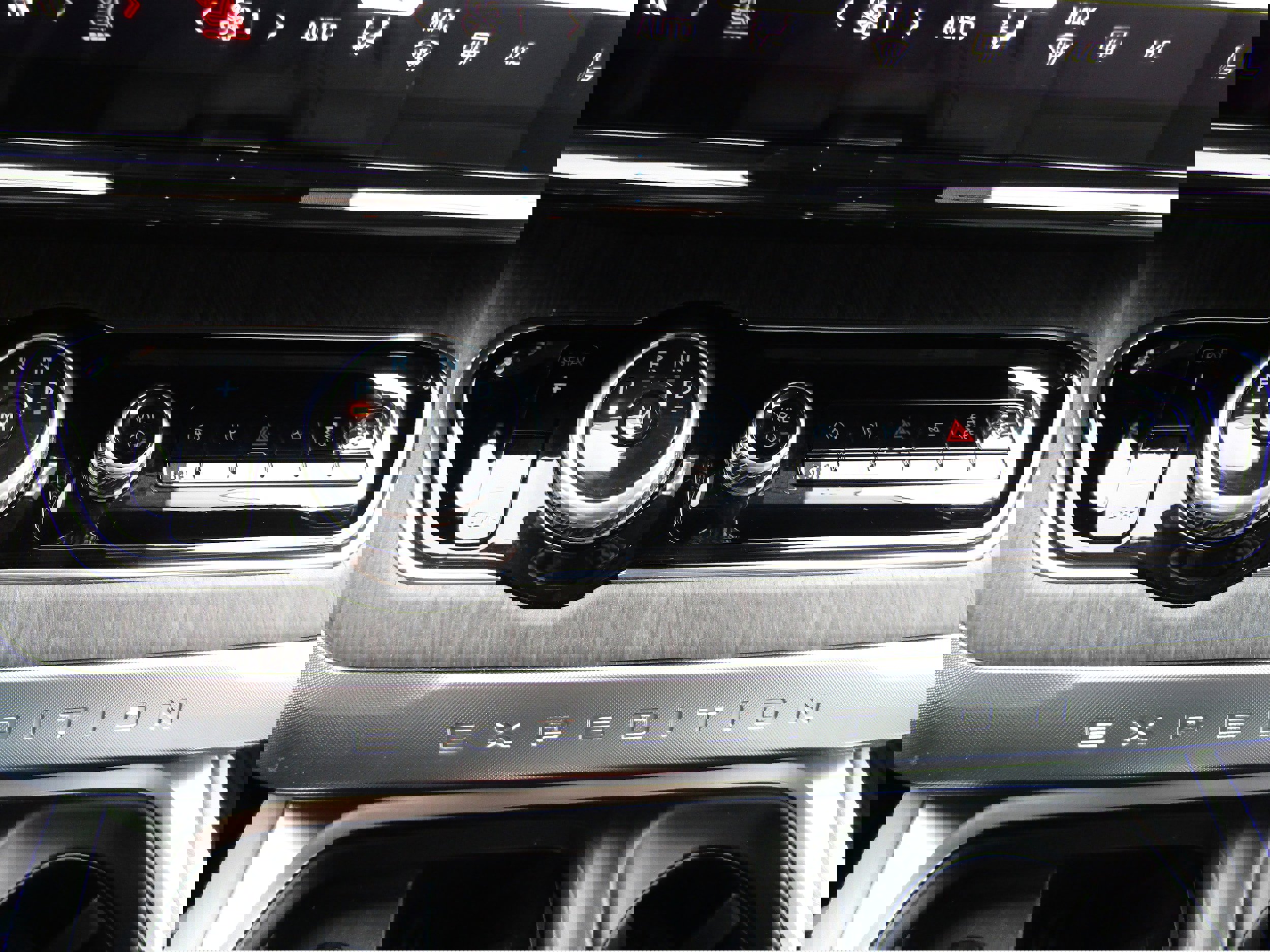 Used 2025 Ford Expedition Platinum w/ Platinum Ultimate Package image 30