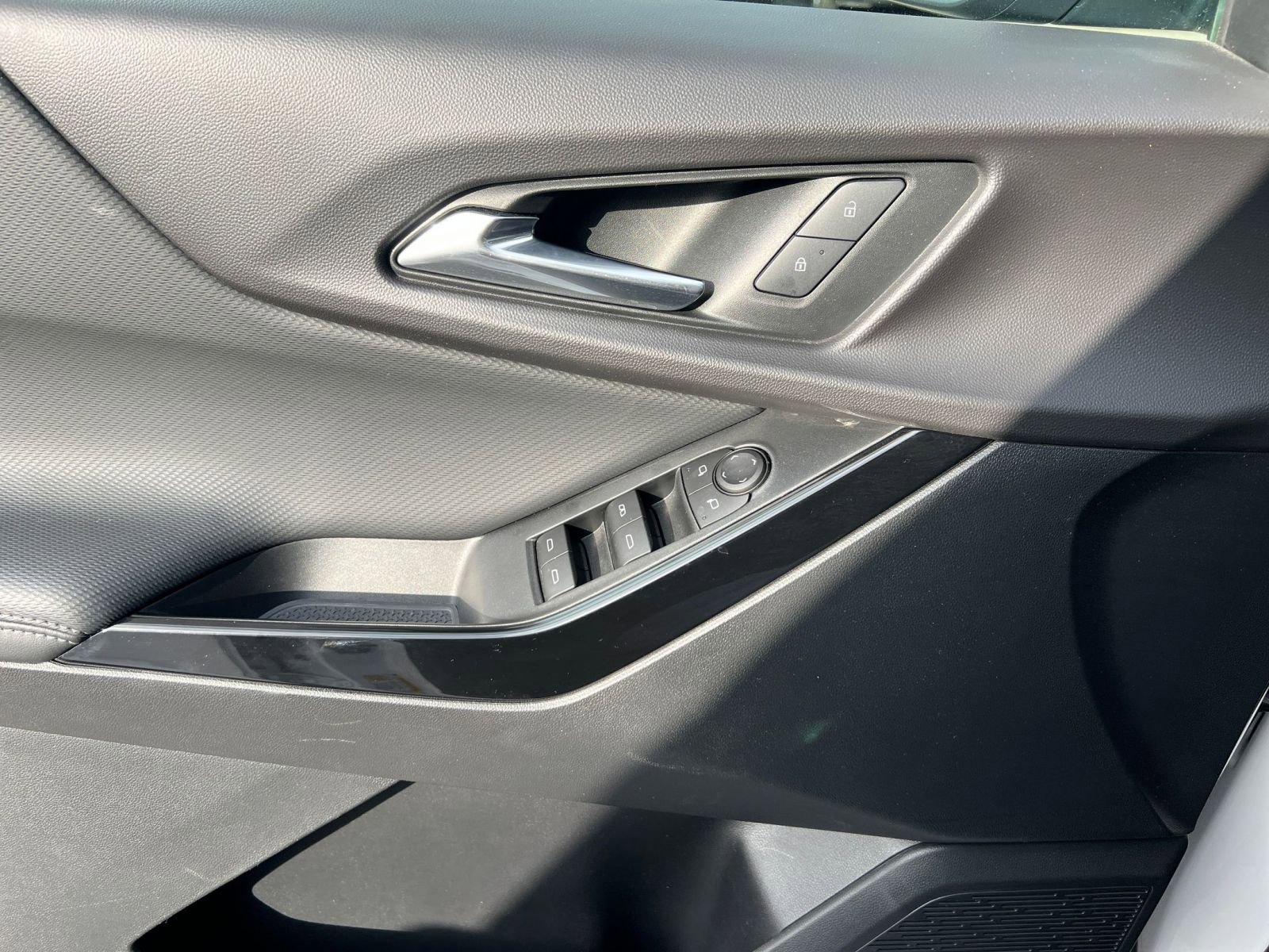 Used 2025 Chevrolet Equinox LT image 20