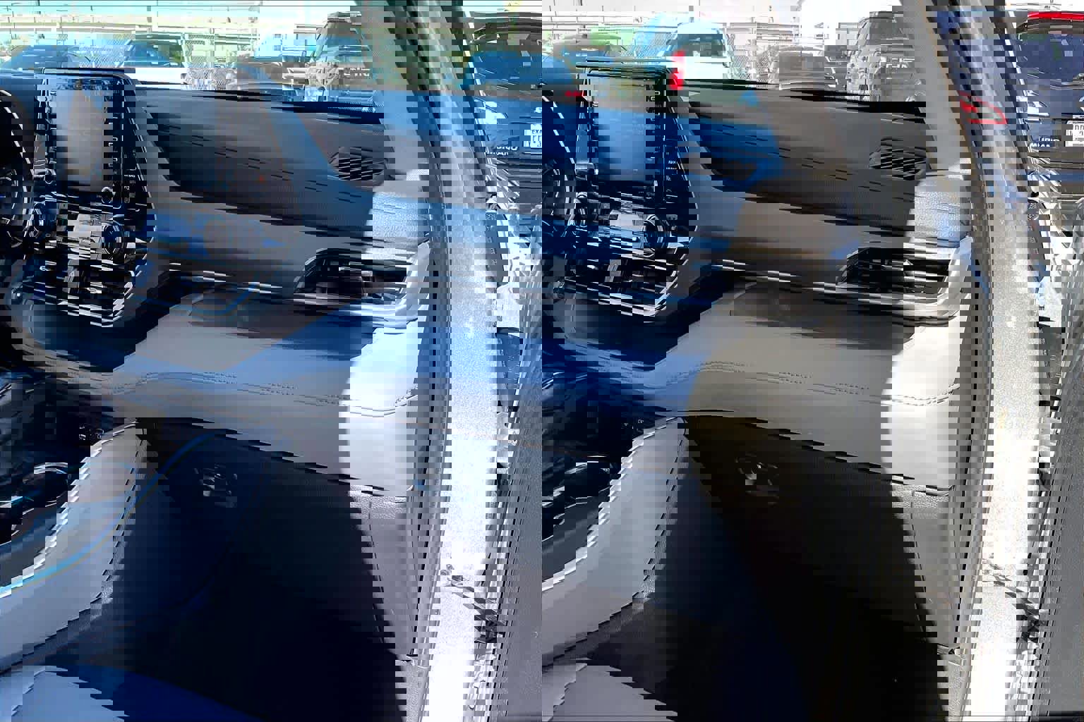 Used 2022 Toyota Highlander XLE image 16