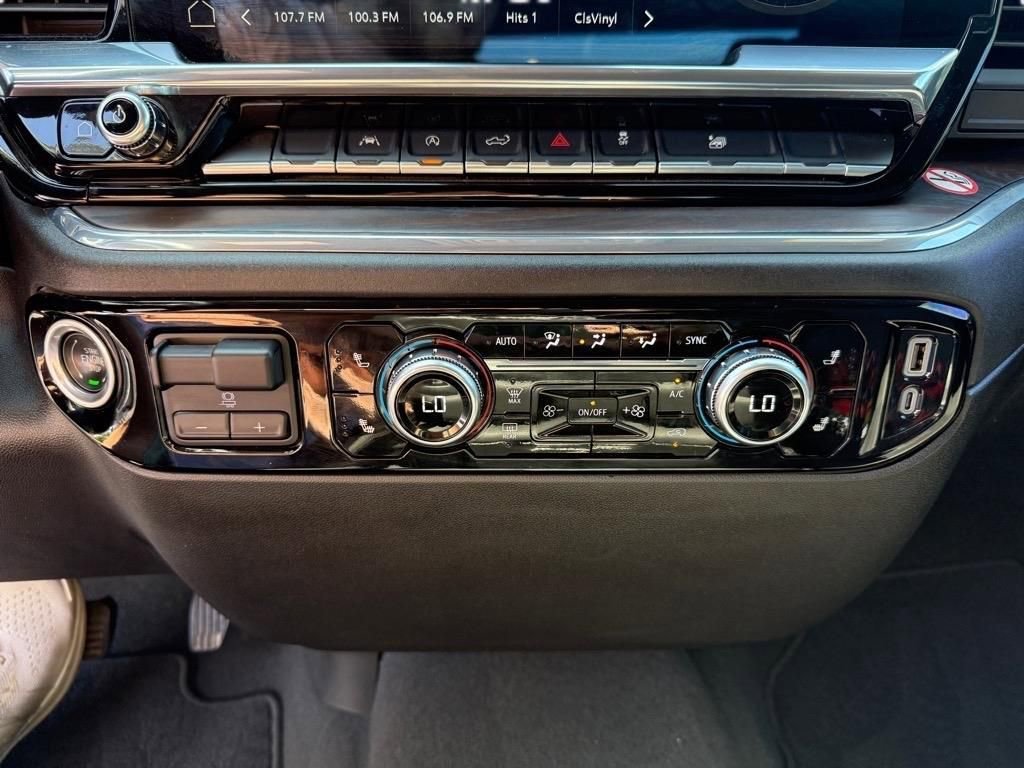 Used 2025 GMC Sierra 1500 SLT image 12