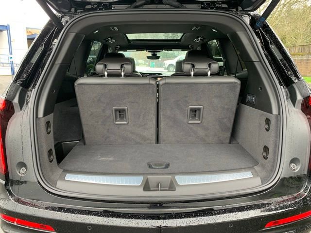 Used 2025 Cadillac XT6 Premium Luxury w/ Technology Package image 5