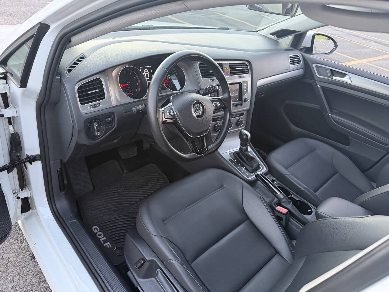 Used 2015 Volkswagen Golf SE FWD image 8