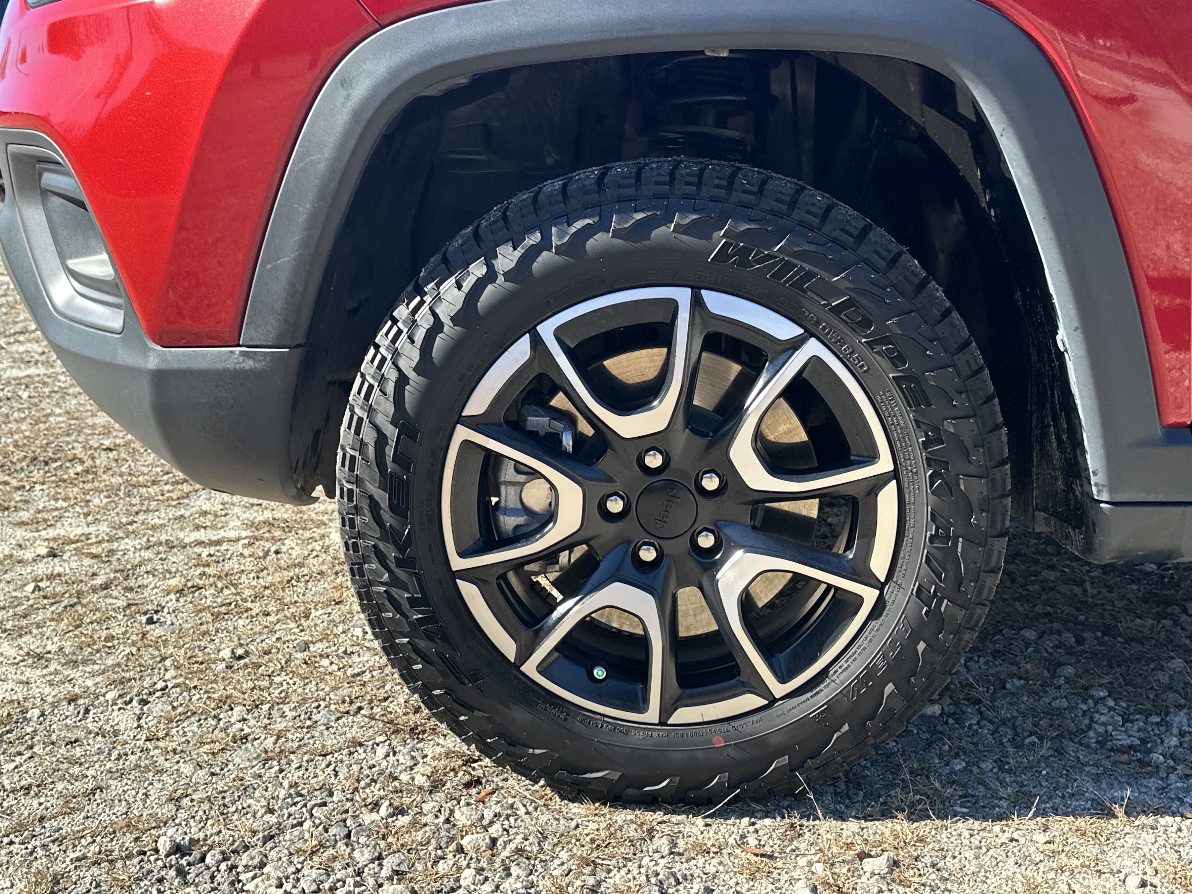 Used 2024 Jeep Compass Trailhawk image 11