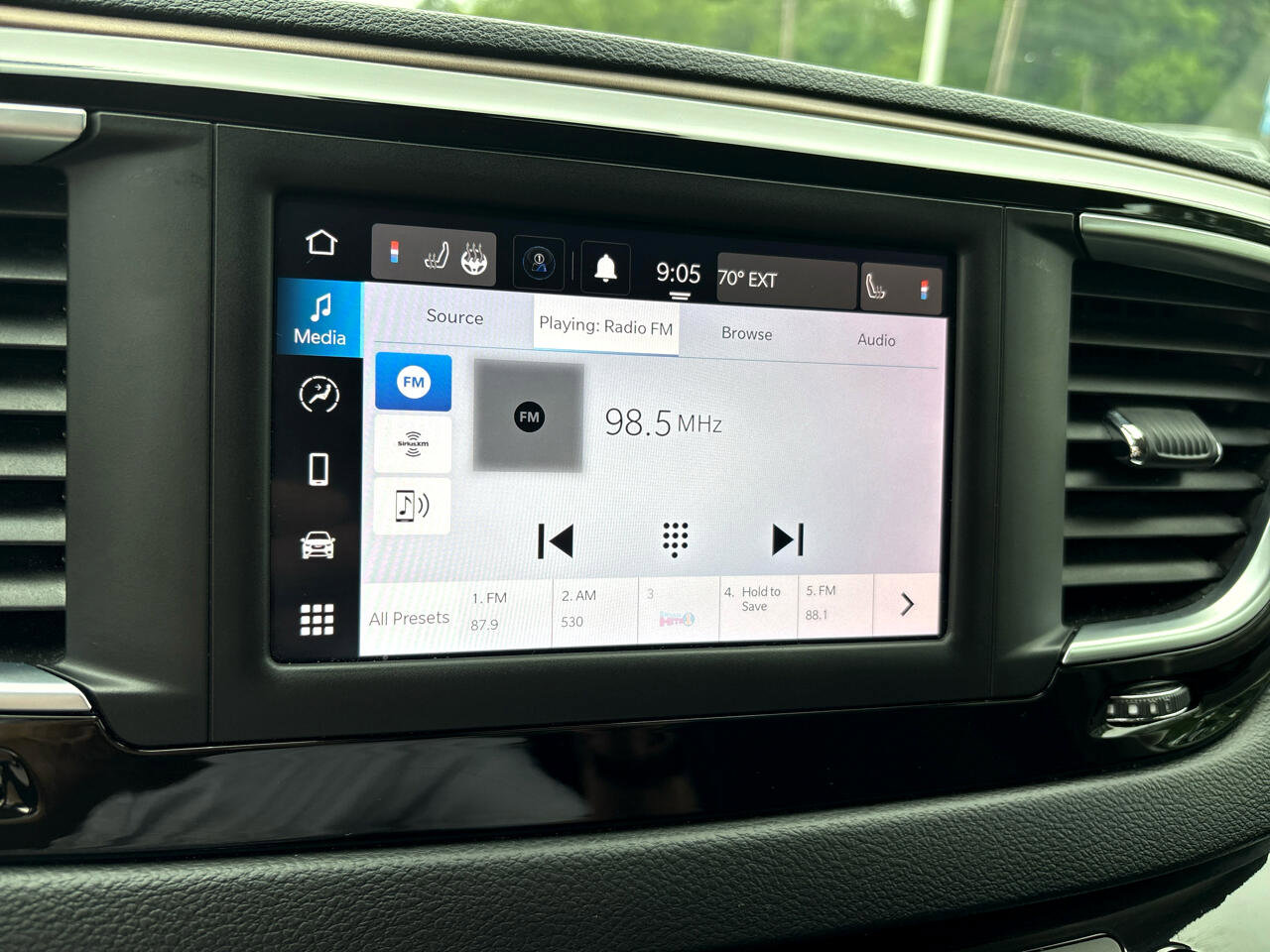 Used 2023 Chrysler Voyager LX image 20