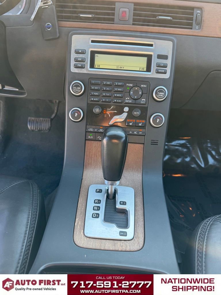 Used 2010 Volvo XC70 3.2 image 18