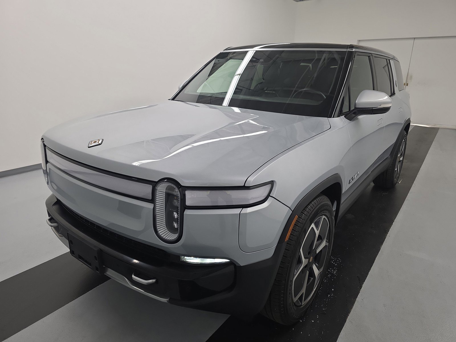 Used 2024 Rivian R1S Adventure