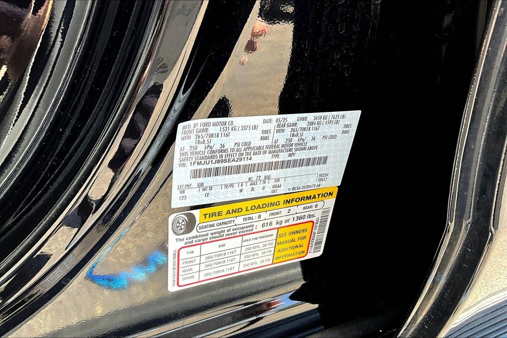 Used 2025 Ford Expedition Active image 19