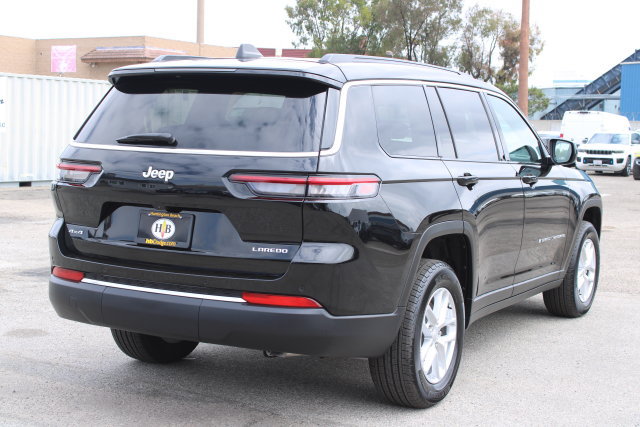 Used 2025 Jeep Grand Cherokee L Laredo w/ Luxury Tech Group I AWD/4WD image 4