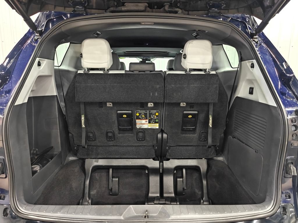 Used 2024 Toyota Sienna XSE w/ XSE Plus Package AWD/4WD image 37