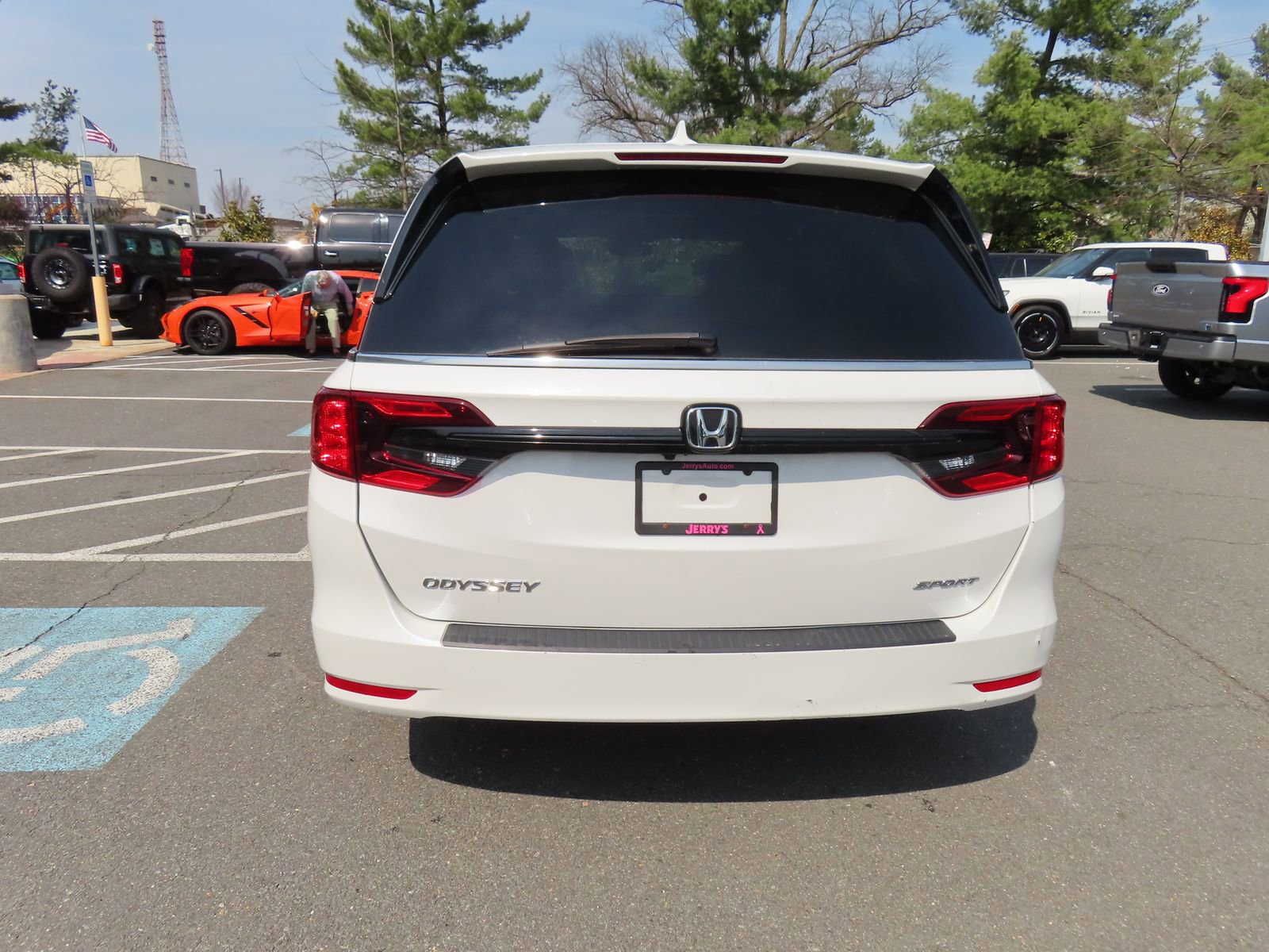 Used 2023 Honda Odyssey Sport image 7