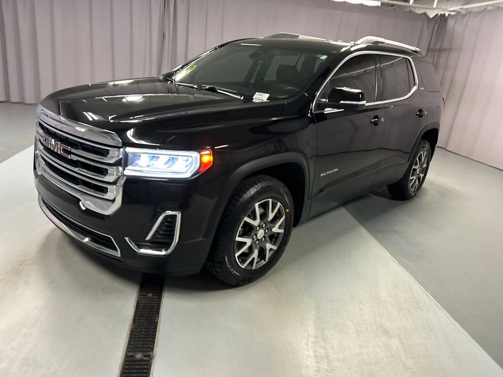 Used 2023 GMC Acadia SLE w/ Driver Convenience Package FWD image 3