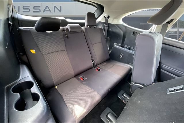 Used 2023 Toyota Highlander L FWD image 24