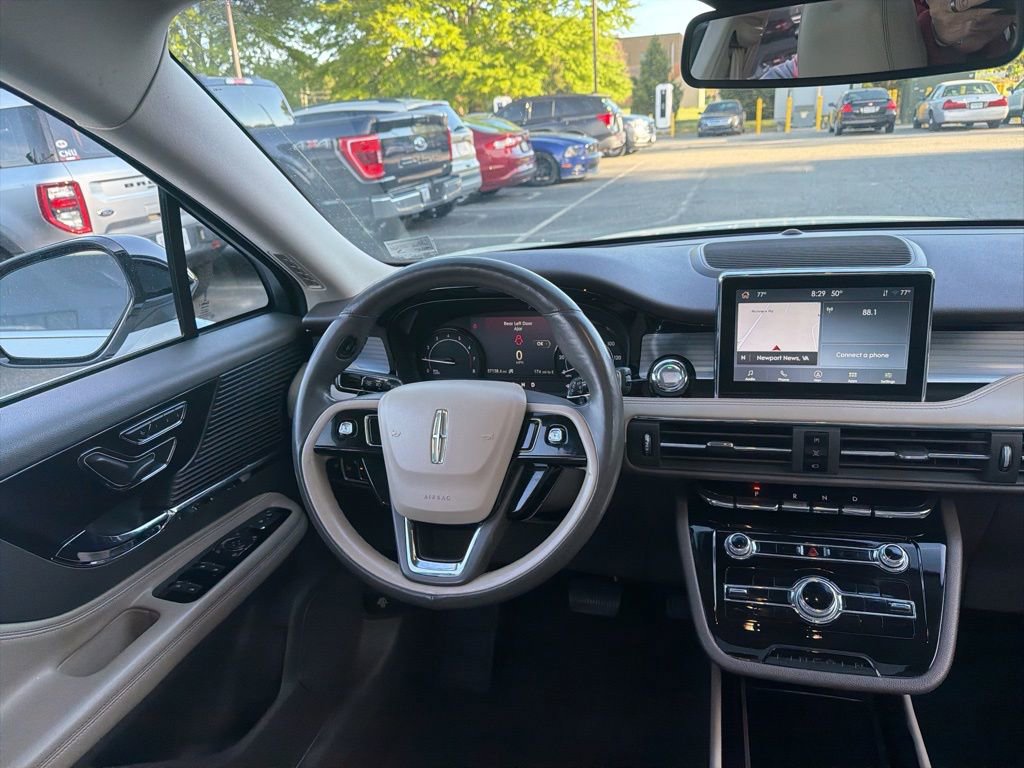 Used 2022 Lincoln Corsair AWD w/ Premium Package image 8