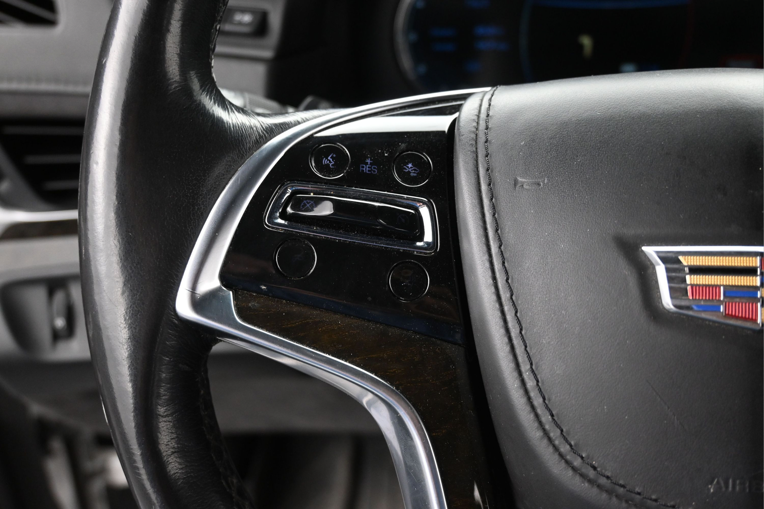 Used 2019 Cadillac Escalade Platinum AWD/4WD image 14
