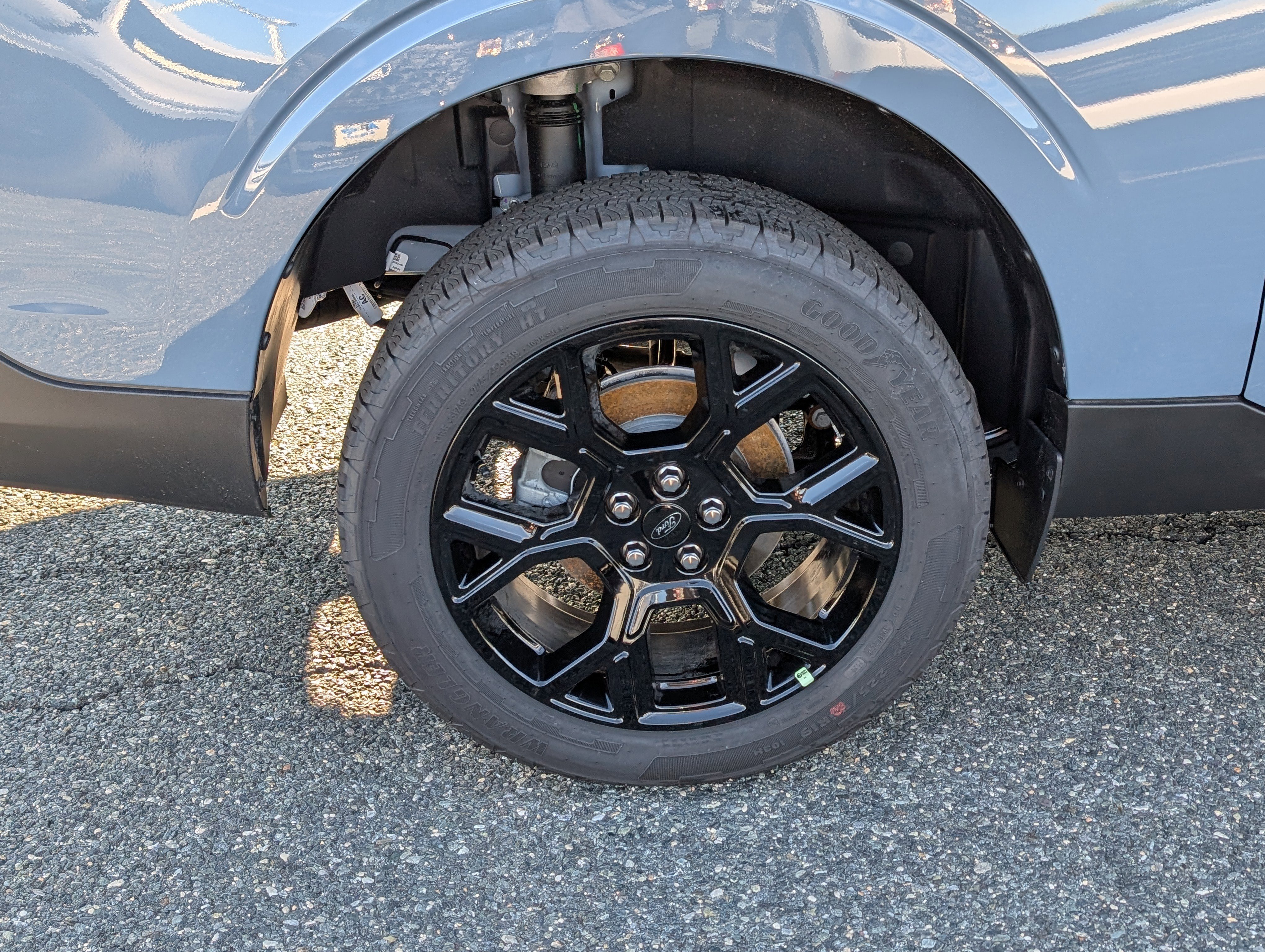 New 2025 Ford Maverick Lariat w/ Black Appearance Package image 5