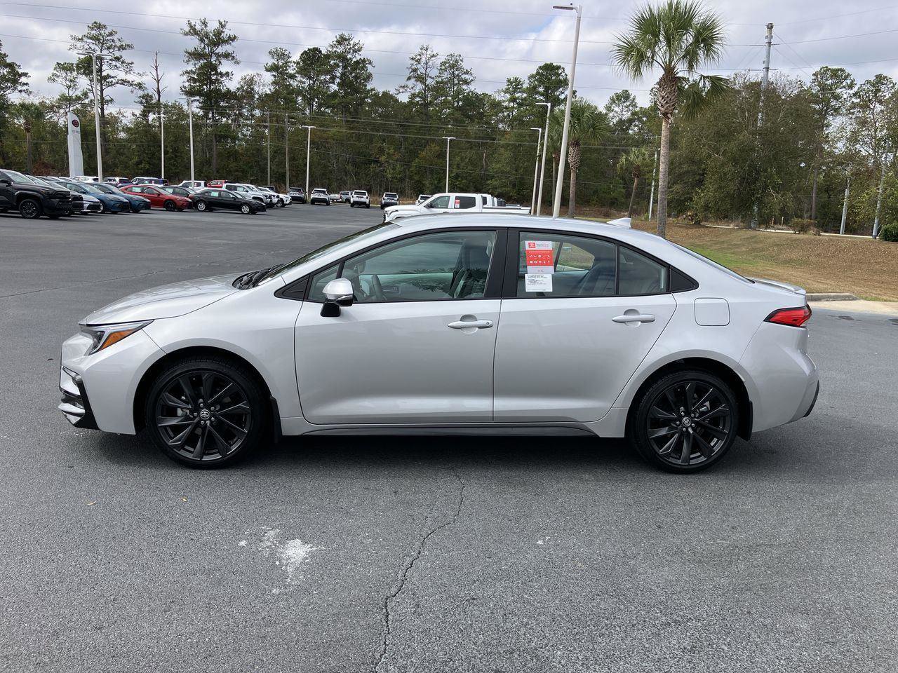 New 2026 Toyota Corolla SE image 2