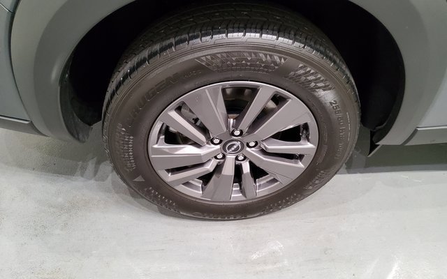 Used 2024 Nissan Pathfinder SV image 31