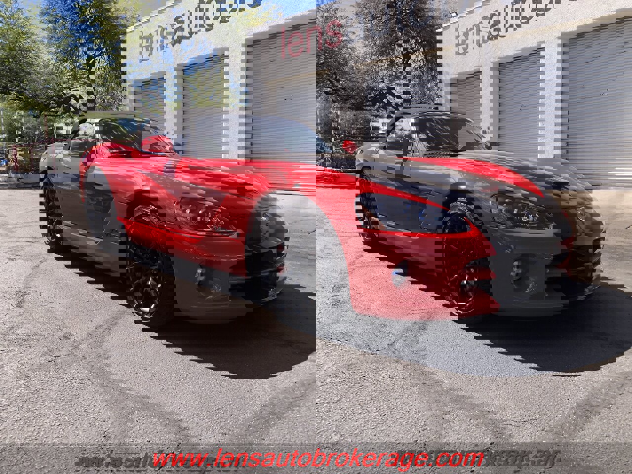 Used 2005 Dodge Viper SRT-10 image 2