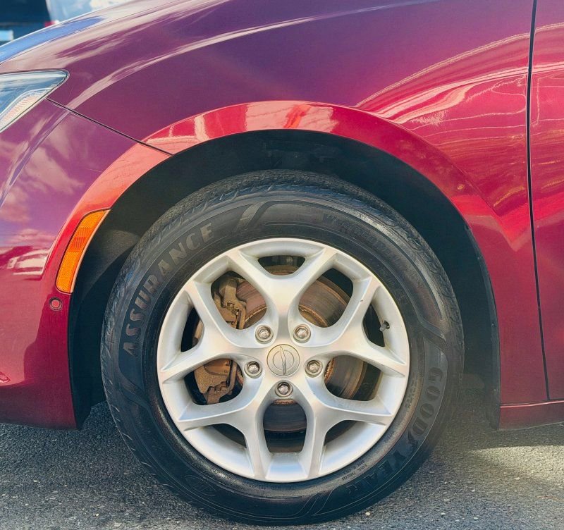 Used 2017 Chrysler Pacifica Touring-L Plus w/ Advanced Safetytec Group image 20